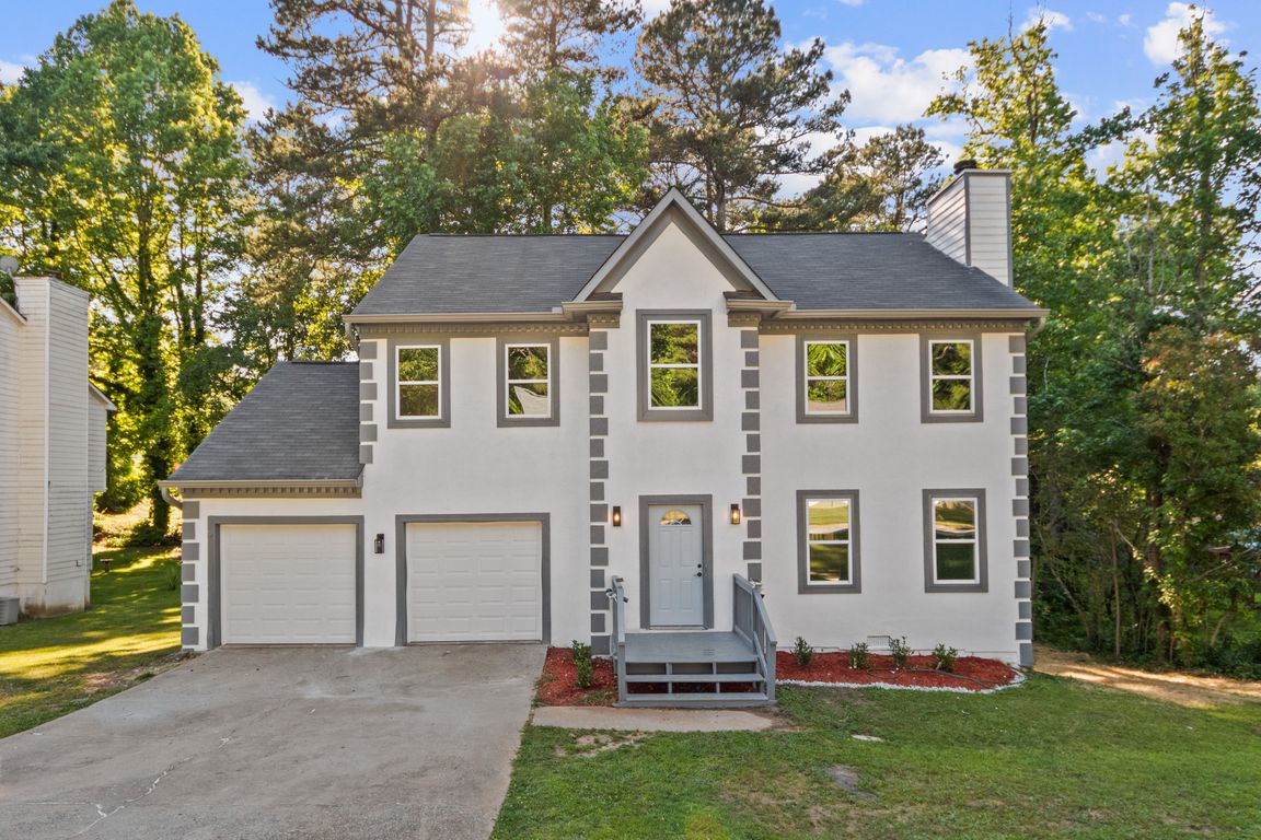 Investor Special 4BR Traditional Home in Stone Mountain