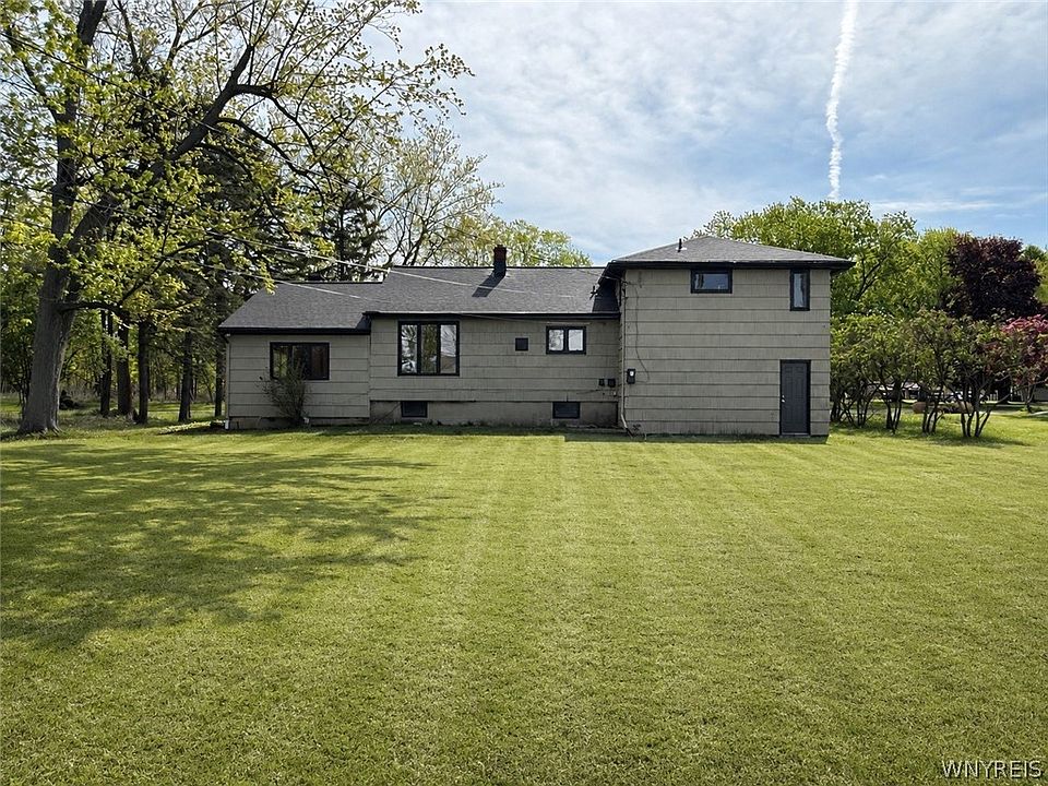 Foreclosure Single Family Home in Williamsville