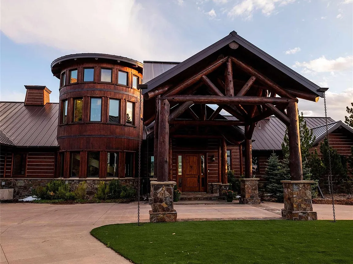 Massive Luxury Mountain Estate on 458 Acres in Larkspur