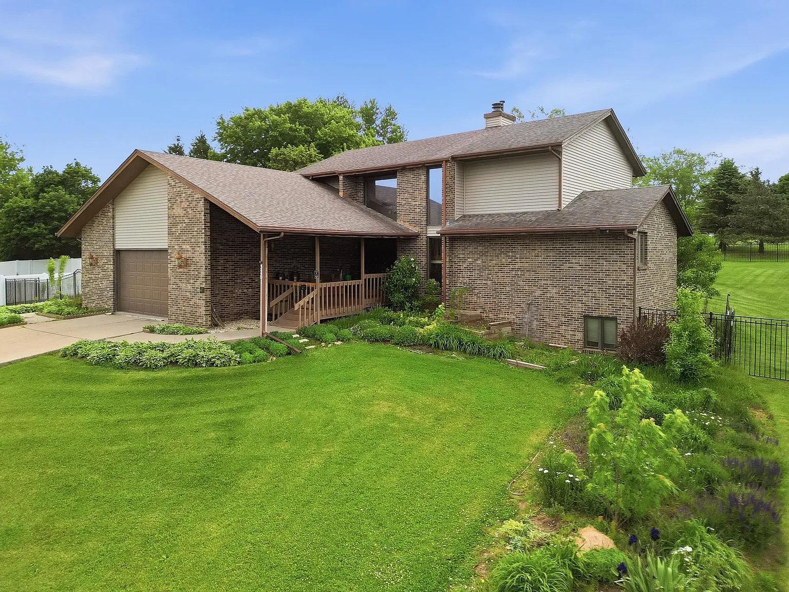 Golf Course Home in Silver Ridge Subdivision